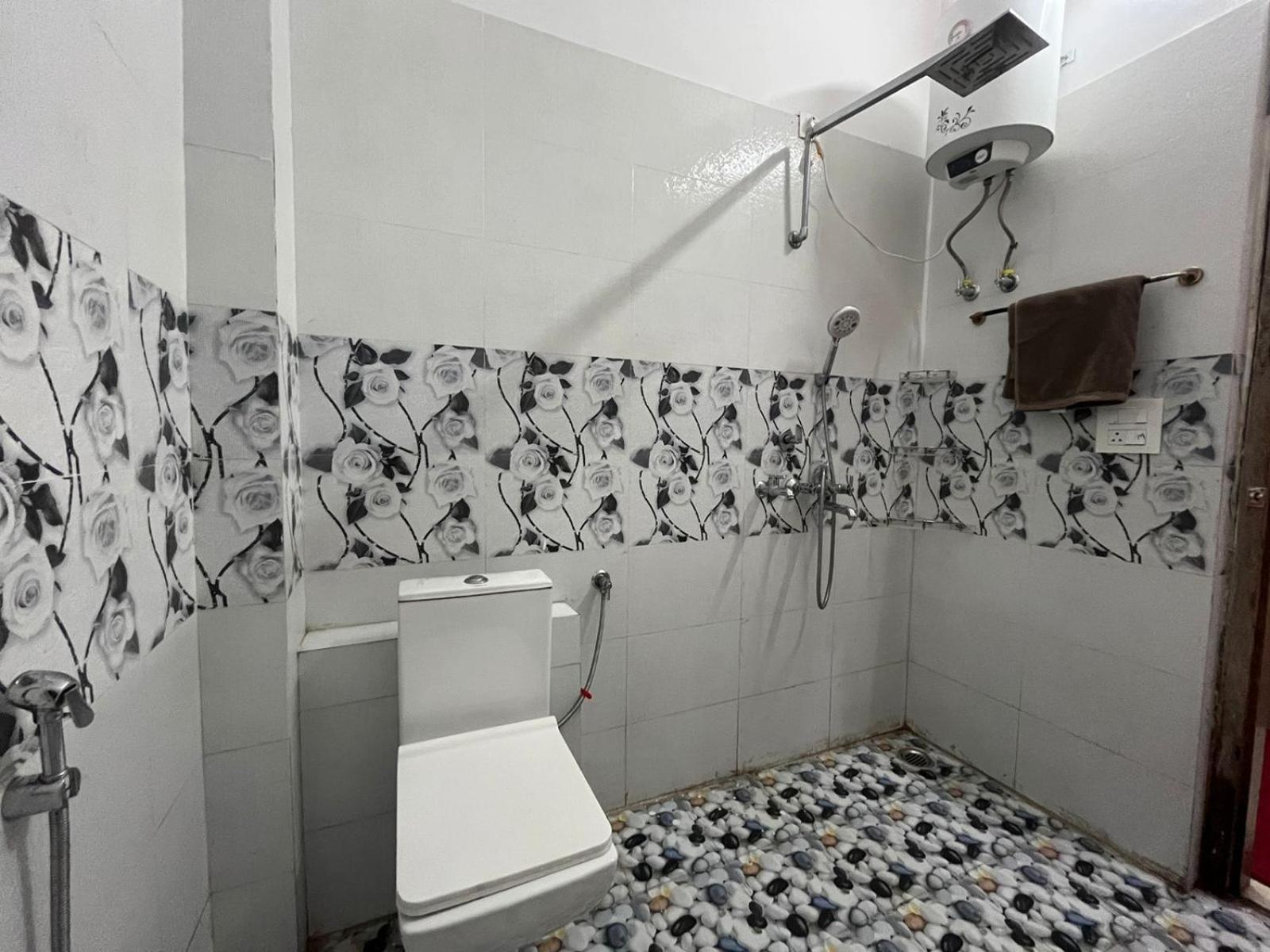 Shreshth Home Stay - Best Family Accommodation - 3Km From Har Ki Pauri, Haridwar, Uttarakhand Ngoại thất bức ảnh