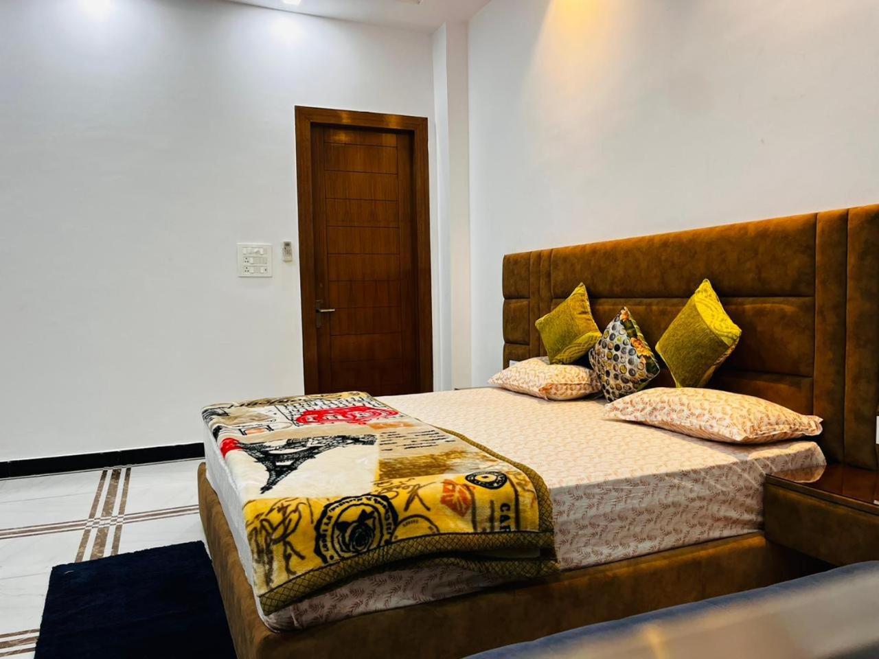 Shreshth Home Stay - Best Family Accommodation - 3Km From Har Ki Pauri, Haridwar, Uttarakhand Ngoại thất bức ảnh