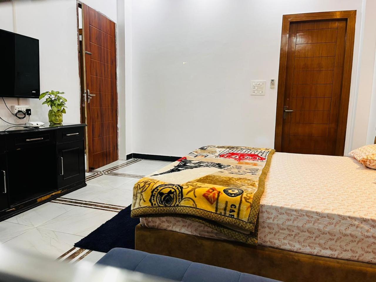 Shreshth Home Stay - Best Family Accommodation - 3Km From Har Ki Pauri, Haridwar, Uttarakhand Ngoại thất bức ảnh