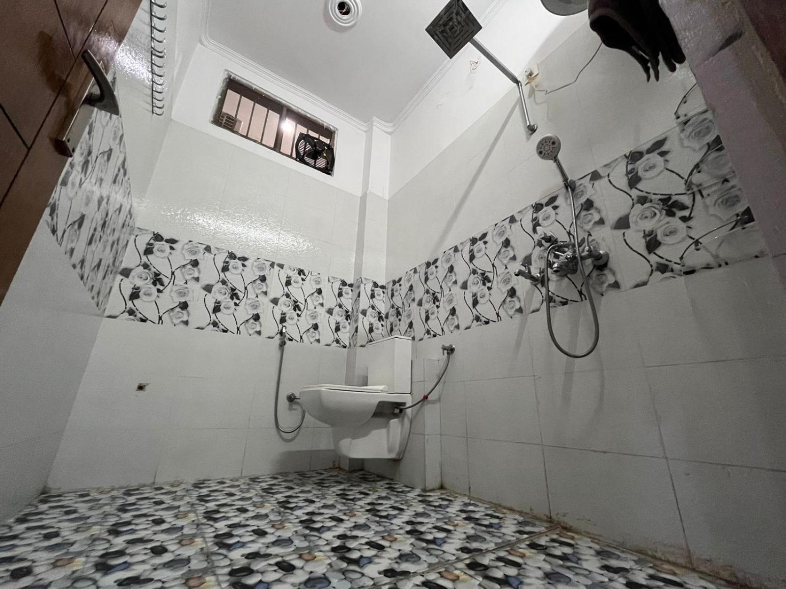 Shreshth Home Stay - Best Family Accommodation - 3Km From Har Ki Pauri, Haridwar, Uttarakhand Ngoại thất bức ảnh