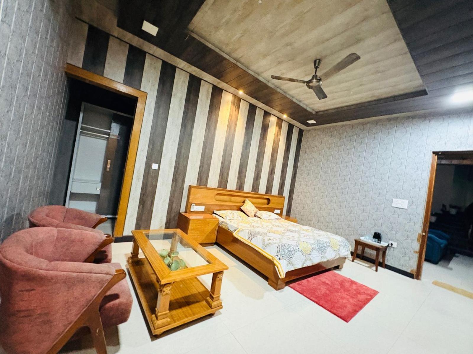 Shreshth Home Stay - Best Family Accommodation - 3Km From Har Ki Pauri, Haridwar, Uttarakhand Ngoại thất bức ảnh