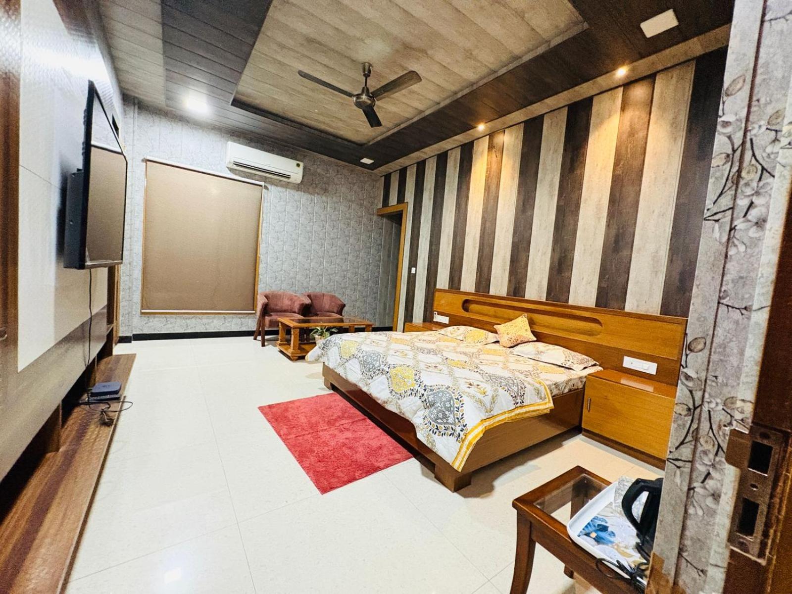 Shreshth Home Stay - Best Family Accommodation - 3Km From Har Ki Pauri, Haridwar, Uttarakhand Ngoại thất bức ảnh