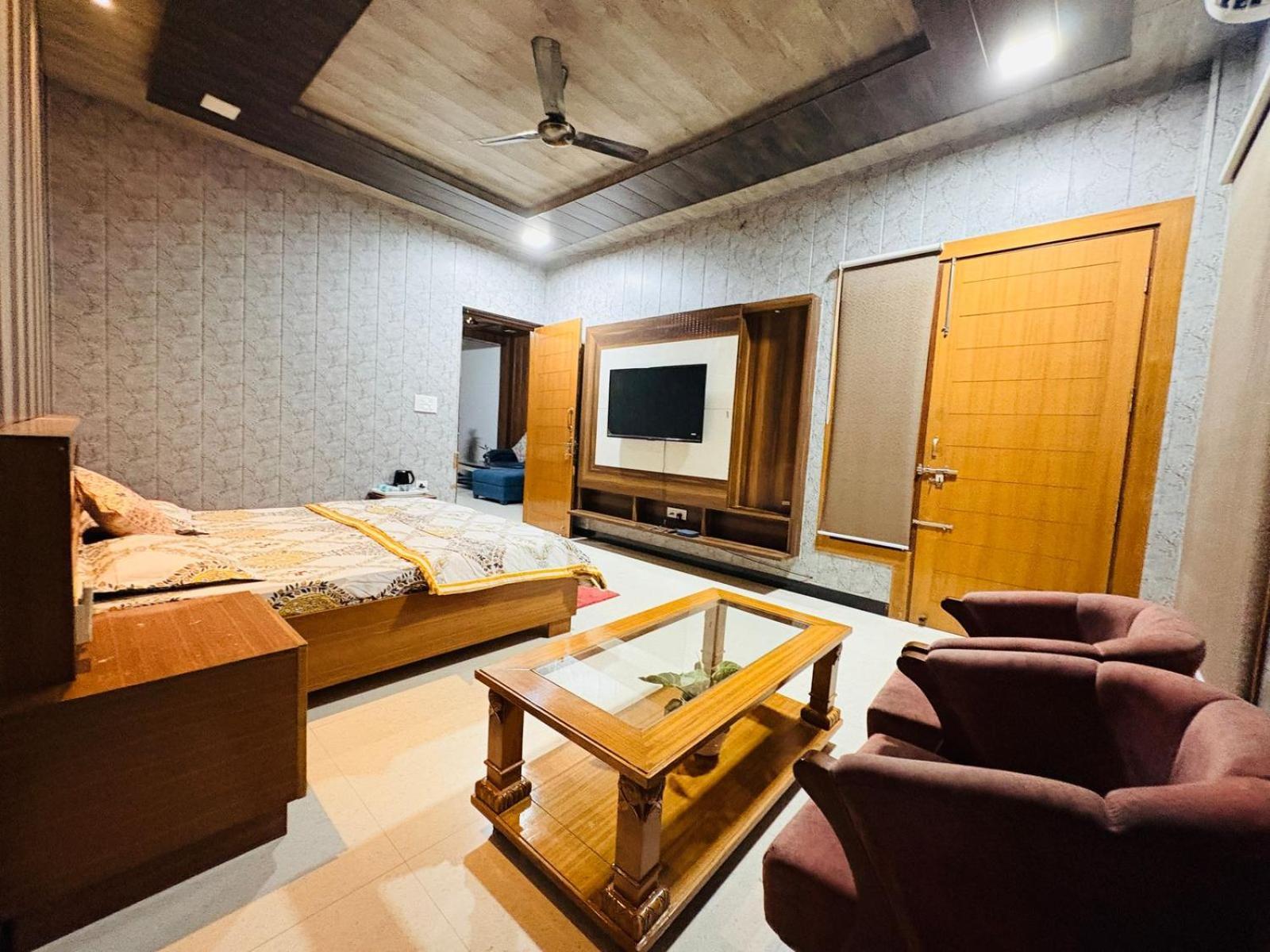 Shreshth Home Stay - Best Family Accommodation - 3Km From Har Ki Pauri, Haridwar, Uttarakhand Ngoại thất bức ảnh
